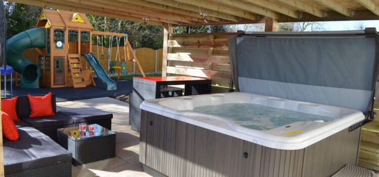 Bring the Luxury Into Your Wales Holiday With a Hot Tub!
